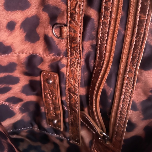 B Makowsky Bronze Leather Tote Bag - Picture 4 of 5